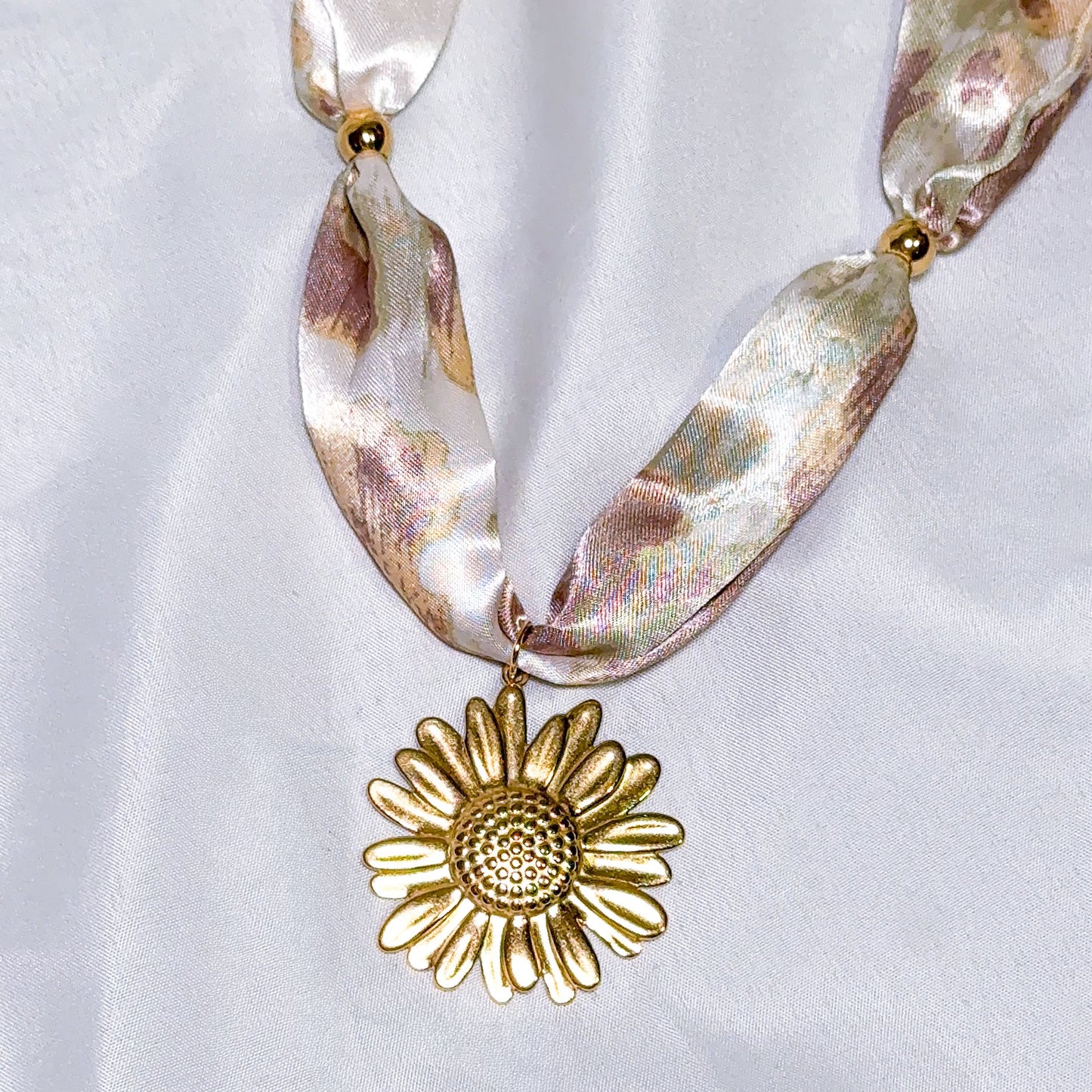 Collar Pañoleta Girasol