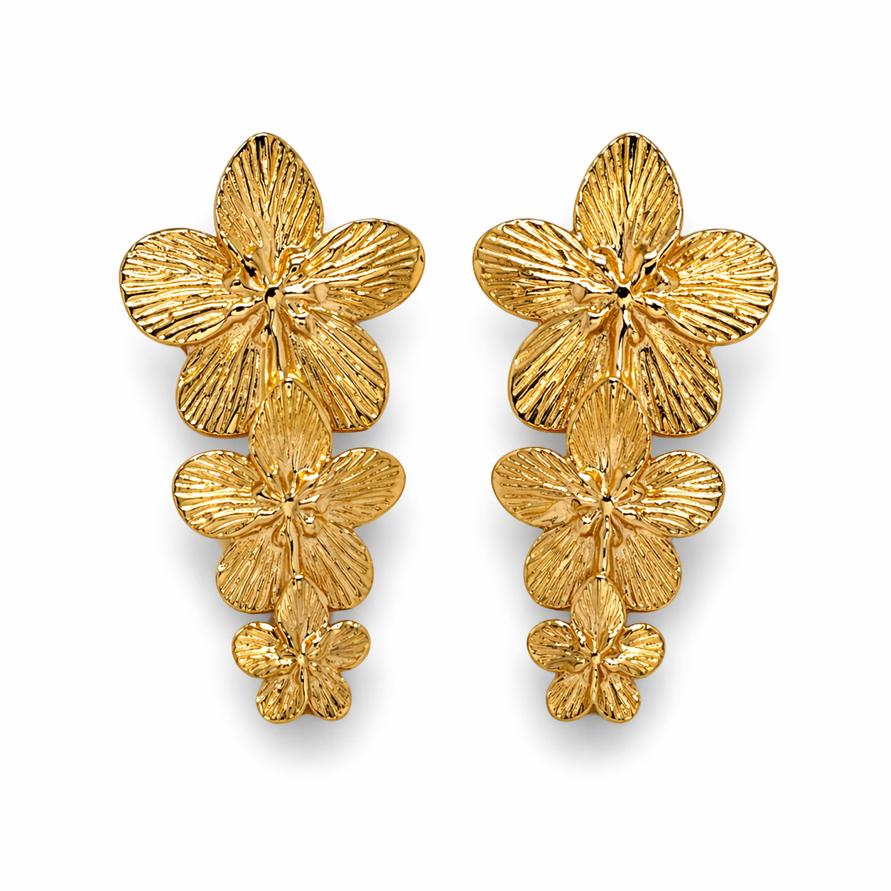 Arete triple flor hawaiana