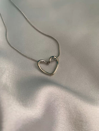 Collar Corazón Silueta